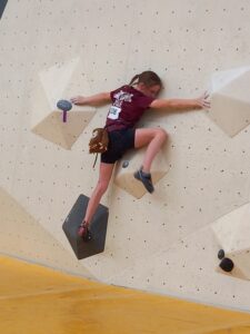 Schwere Plattenkletterei beim KidsCup im Mandala Dresden