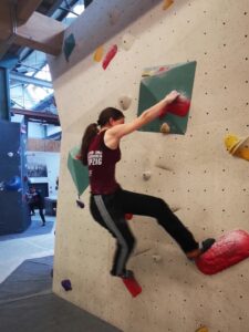 Amelie hält den Zielgriff